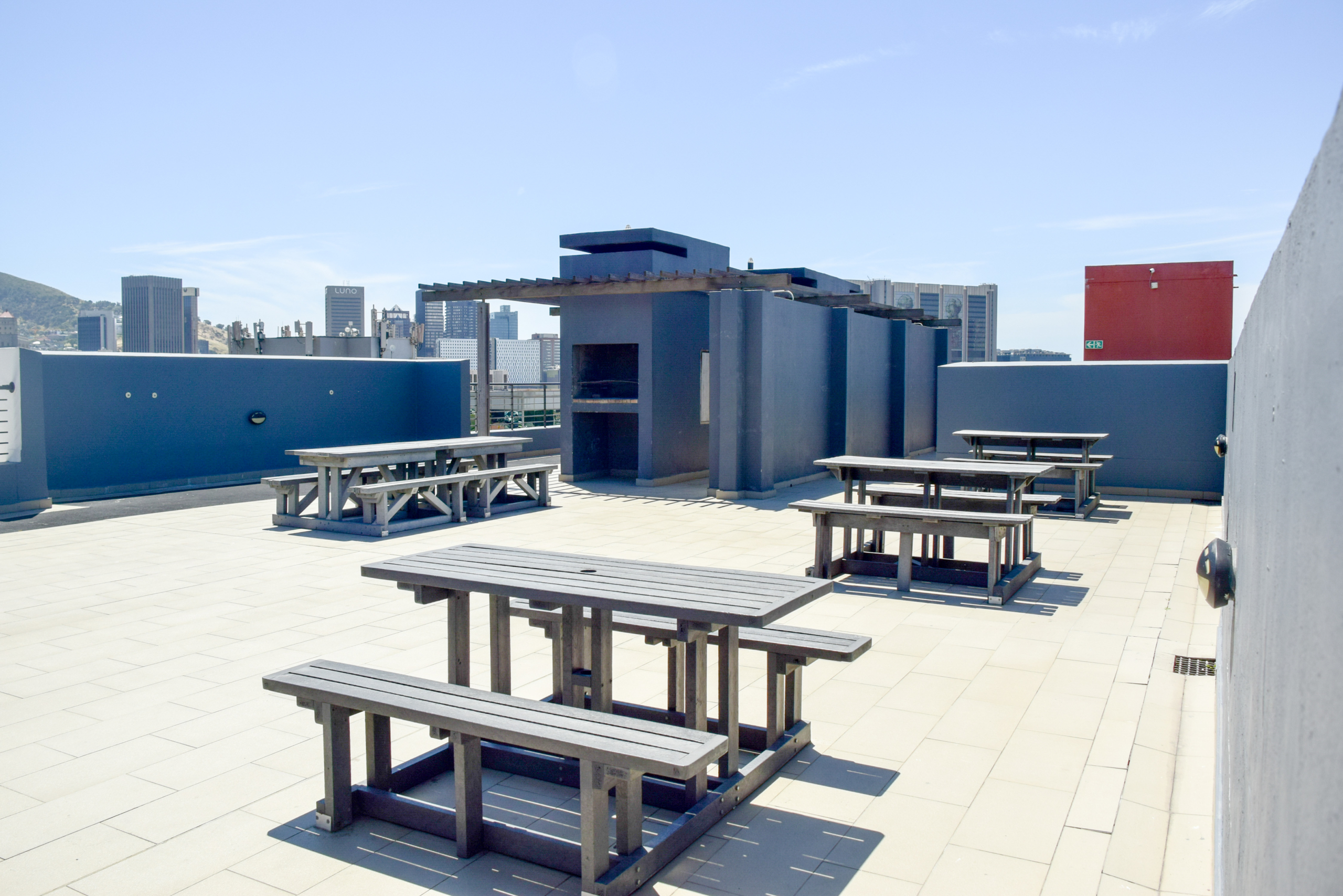 ONE BEDROOM APARTMENT WITH TERRACE TO RENT IN ZONNEBLOEM, CAPE TOWN