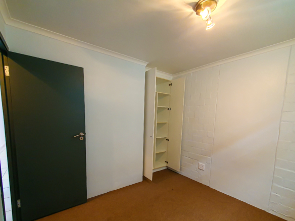 ONE BEDROOM APARTMENT FOR SALE IN WYNBERG